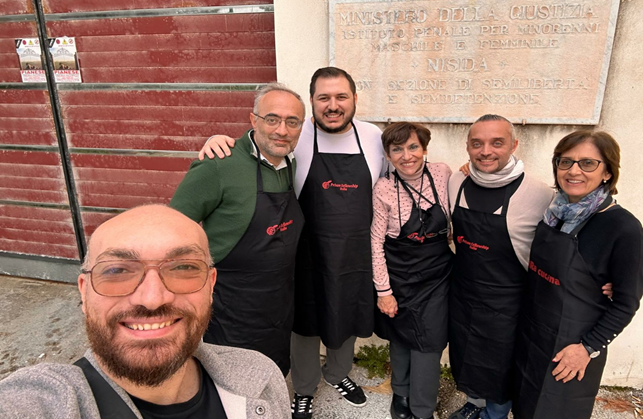  Al carcere minorile di Nisida, “L’ALTrA Cucina… Per un pranzo d’amore”